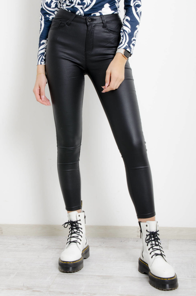 CZARNE WOSKOWANE SPODNIE Z WYSOKIM STANEM- OCIEPLANE