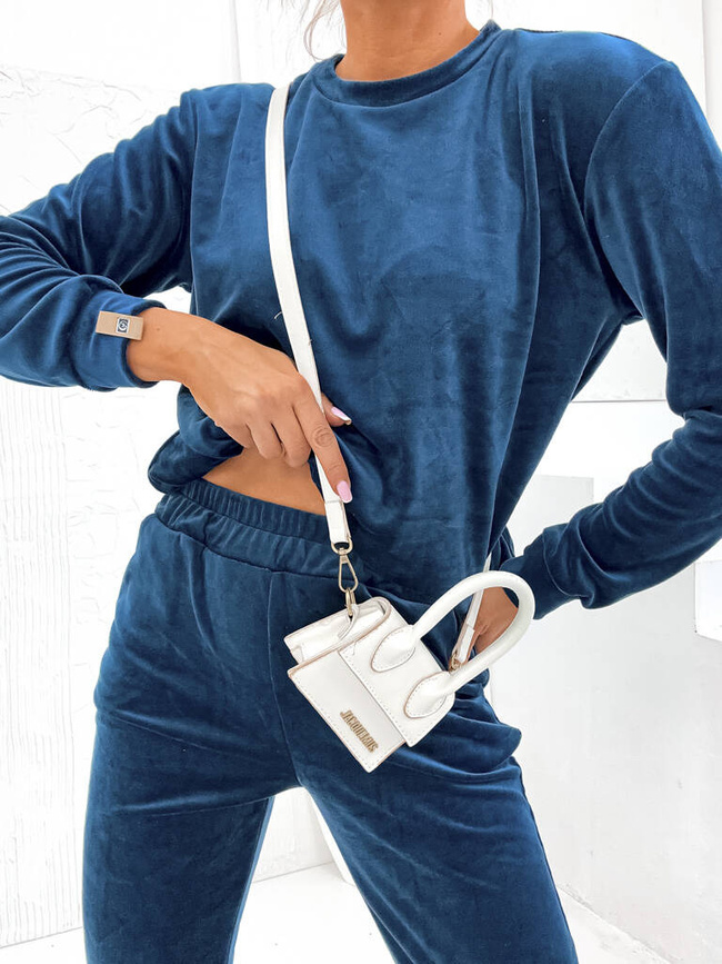 WELUROWY KOMPLET DRESOWY Z NASZYWKĄ NA RĘKAWIE- MORSKI