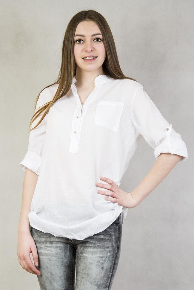 Biała koszula ze stójką