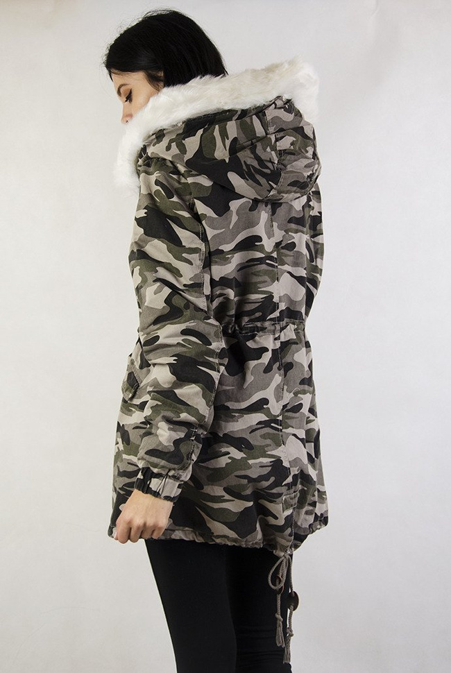 Ocieplana kurtka moro z białym futerkiem