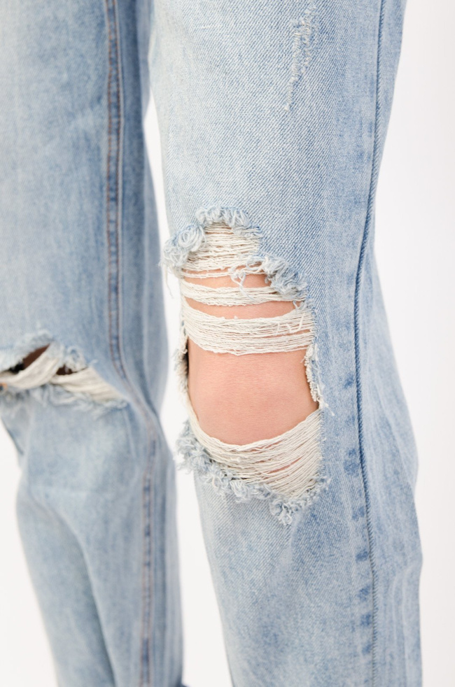 JASNE SPODNIE JEANSOWE TYPY MOM FIT