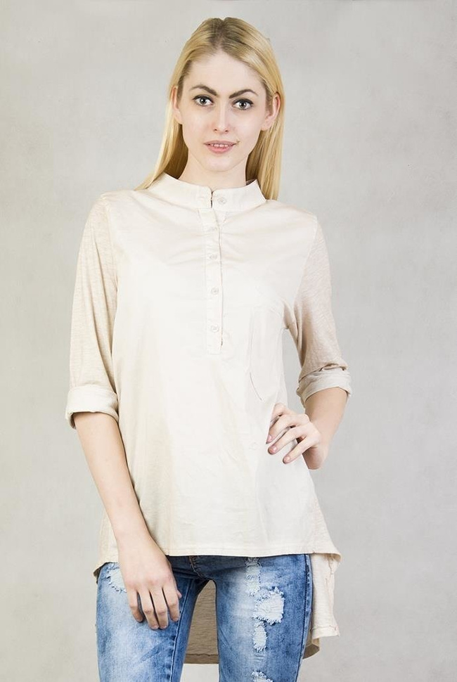 Beżowa, asymetryczna bluzka zapinana na guziki