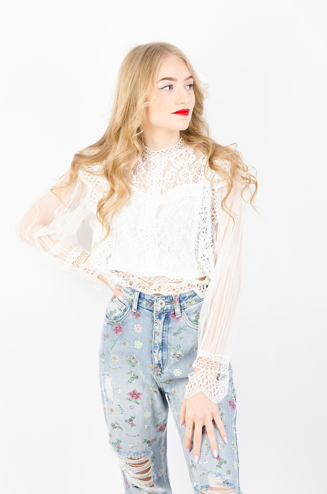 BIAŁA KORONKOWA BLUZKA Z TIULOWYMI RĘKAWAMI