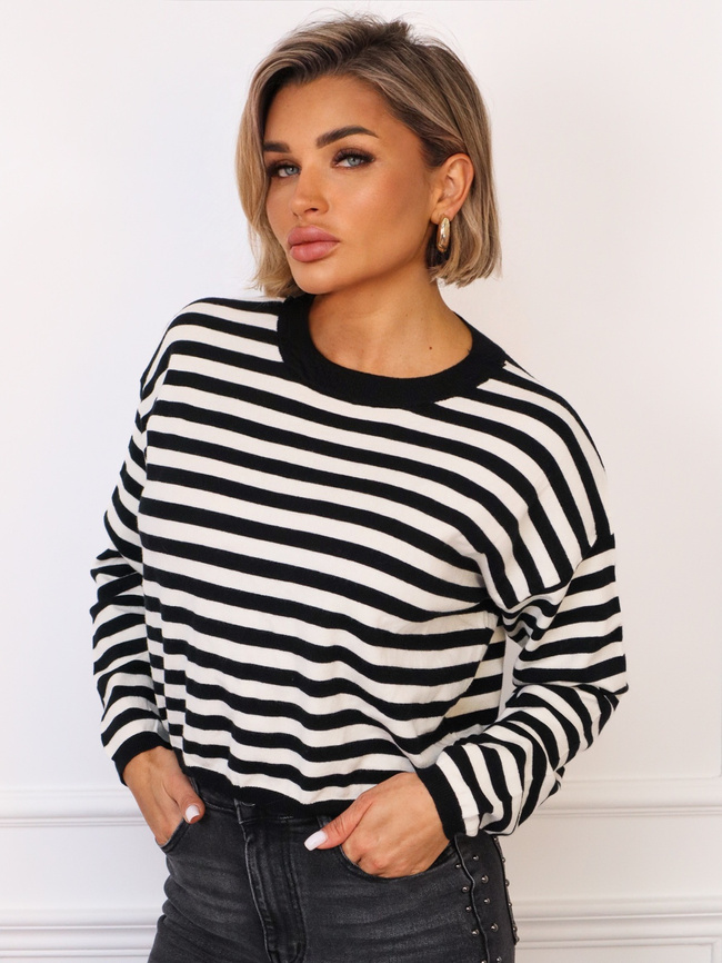 SWETEREK OVERSIZE W BIAŁO- CZARNE PASKI