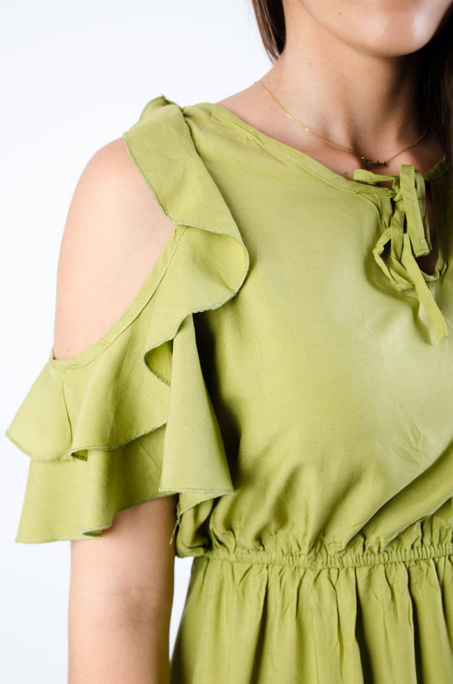 ZIELONA DŁUGA SUKIENKA Z WYCIĘCIEM NA RAMIONACH