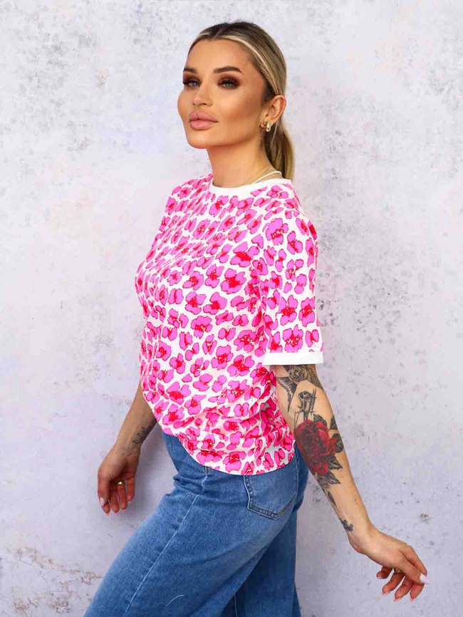 T-SHIRT W KOLOROWE CĘTKI- CIEMNY RÓŻ