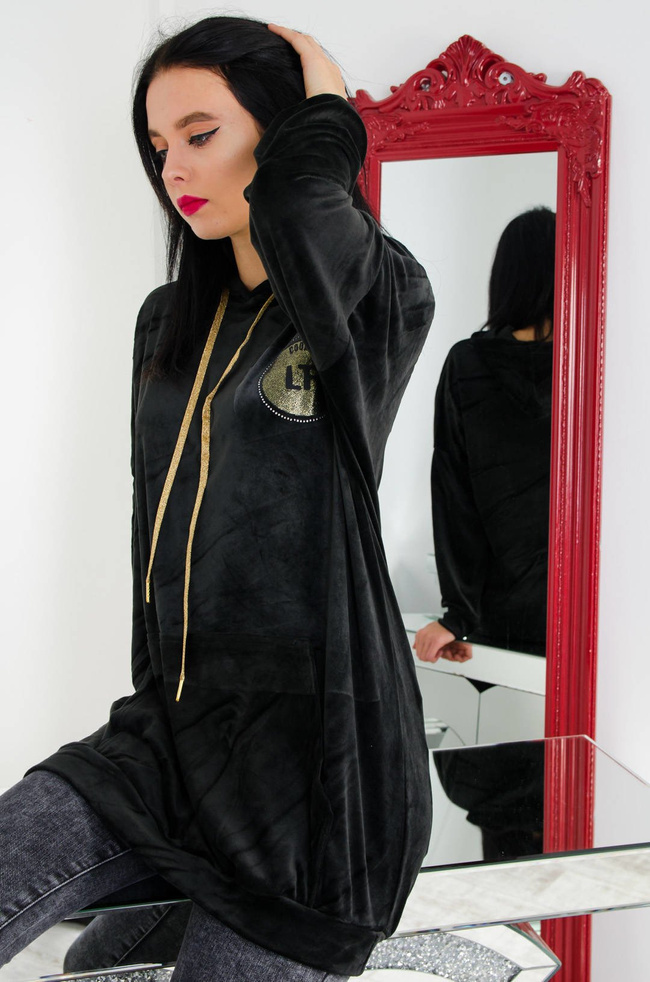 CZARNA WELUROWA DŁUGA BLUZA Z NASZYWKĄ