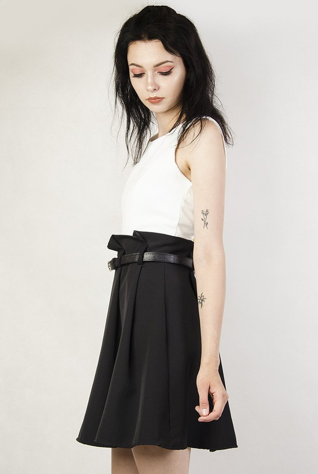 Elegancka czarno-biała sukienka