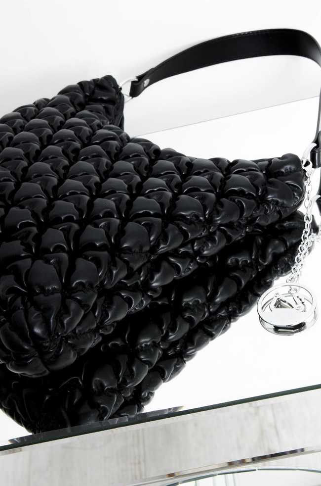 TOREBKA PIKOWANA Z DŁUGIM PASKIEM -CZARNA