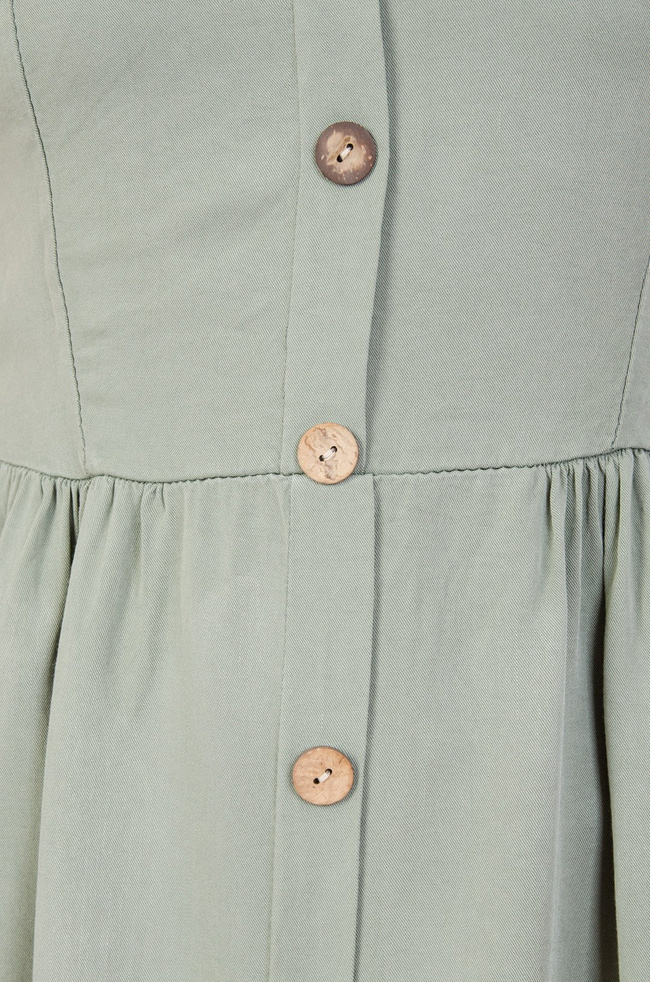 Zielona sukienka na cienkich ramiączkach