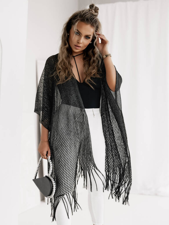 AŻUROWA NARZUTA Z BŁYSZCZĄCĄ NITKĄ- CZARNA