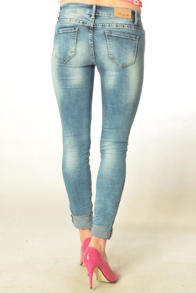 Jeansy z delikatnymi przetarciami