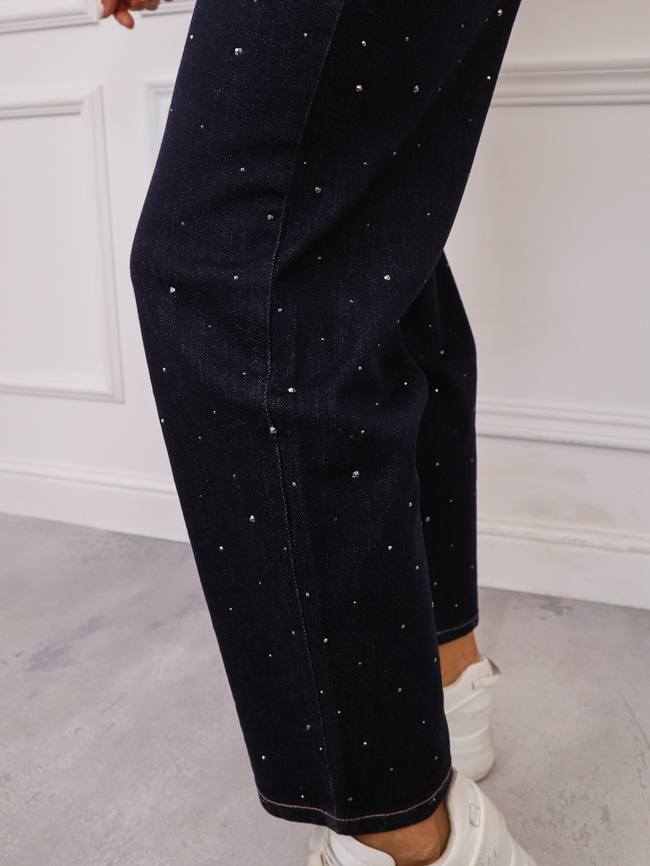 SPODNIE JEANSOWE MOM FIT Z CYRKONIAMI-  CIEMNY GRANAT