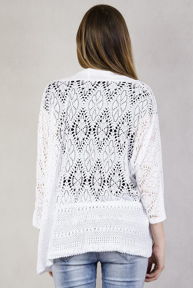 Koronkowa narzutka z szerokim plecionym pasem na dole biała