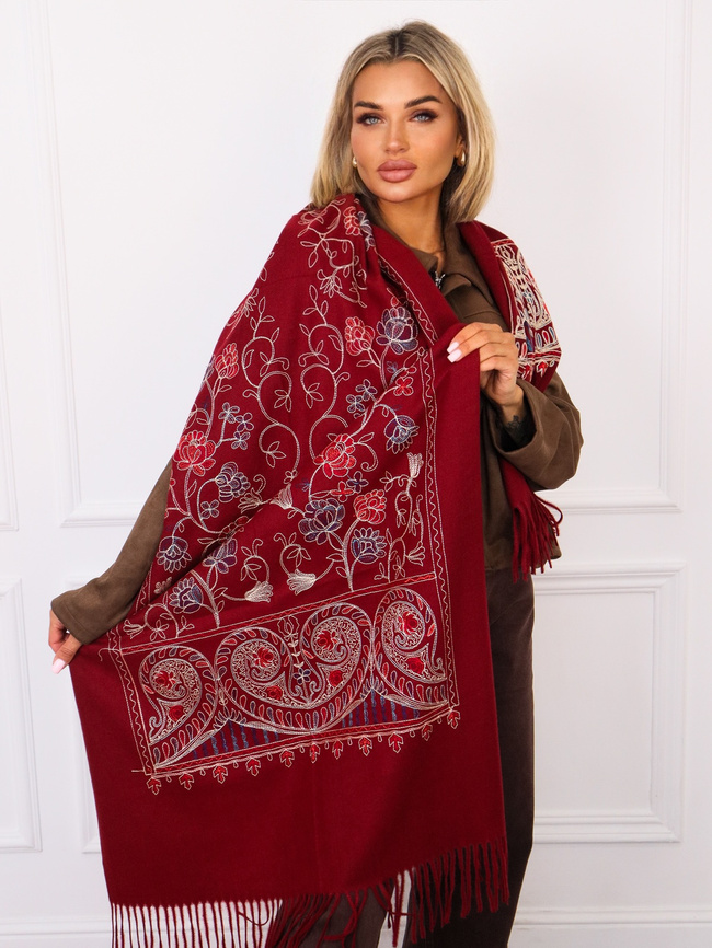 SZAL DZIANINOWY Z HAFTEM KWIATOWYM I FRĘDZLAMI- BORDOWY