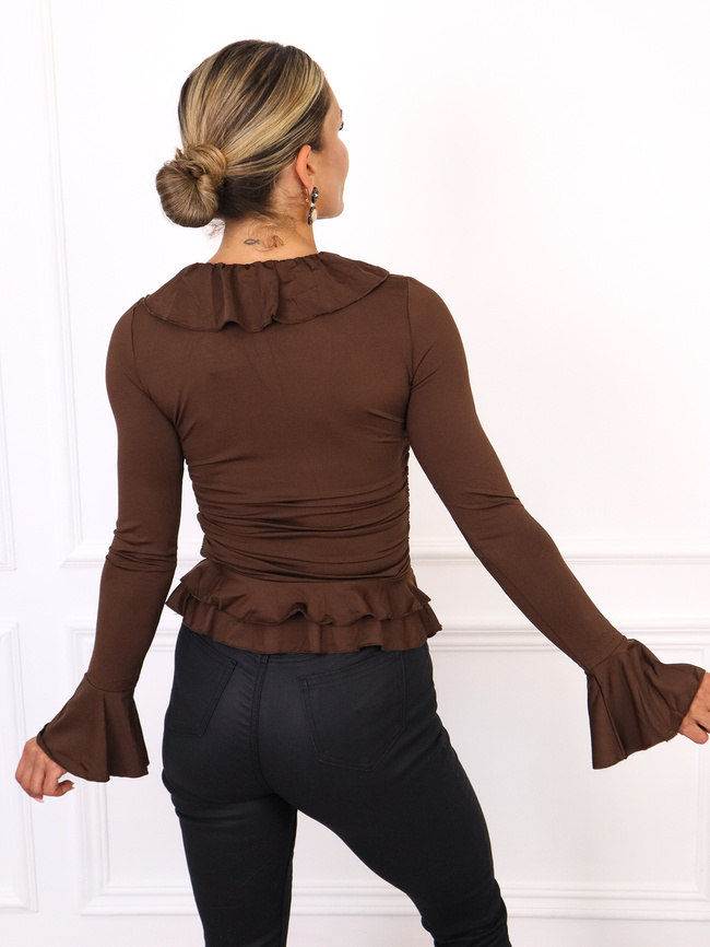 BLUZKA Z FALBANAMI Z PRZODU- CZEKOLADOWA
