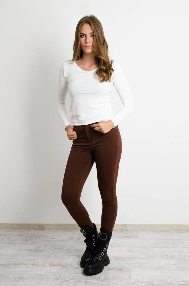 BIAŁA BLUZKA Z DEKOLTEM W SZPIC