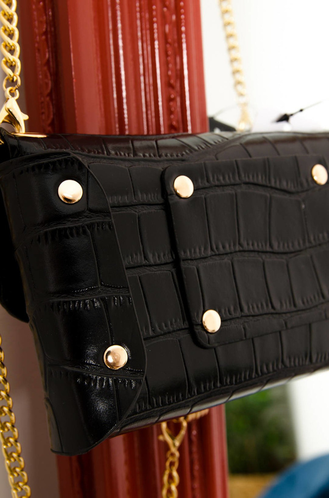 MINI TOREBKA NA ŁAŃCUSZKU Z WYTŁACZANYM WZOREM