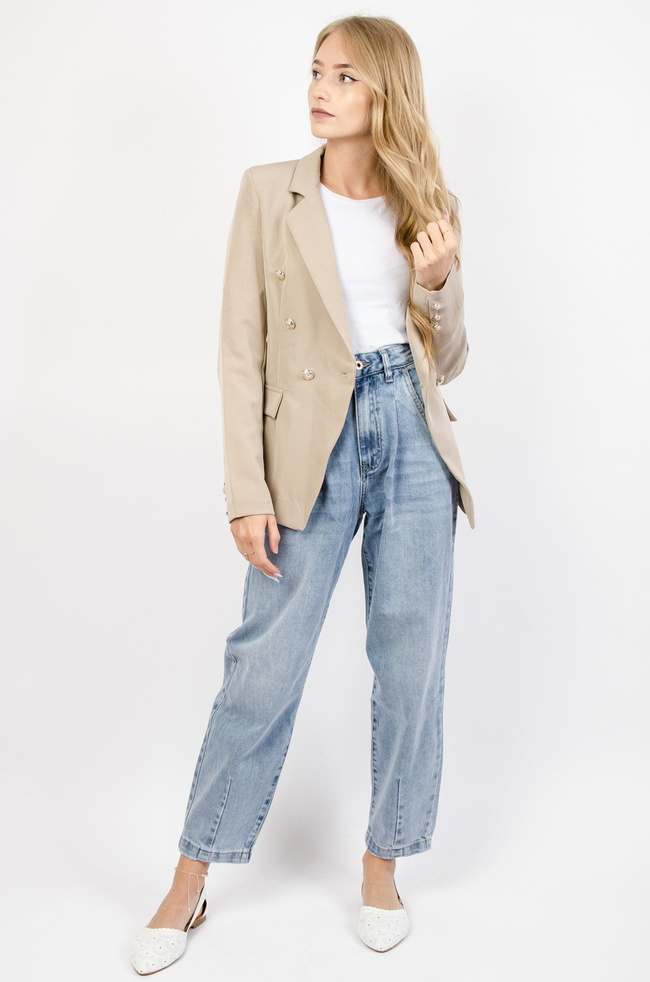 BEŻOWA MARYNARKA ZE ZŁOTYMI GUZIKAMI