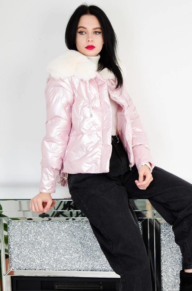 RÓŻOWA KURTKA Z BEŻOWYM KOŁNIERZEM-ŚCIĄGACZ W RĘKAWIE