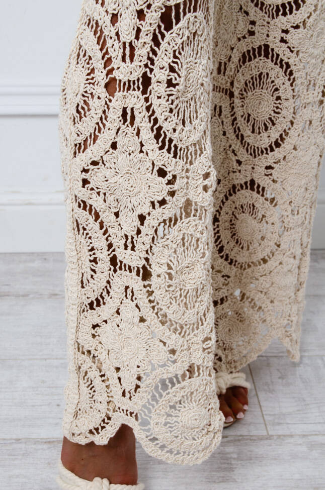 BEŻOWE AŻUROWE SPODNIE Z WYSOKIM STANEM WE WZORY BOHO