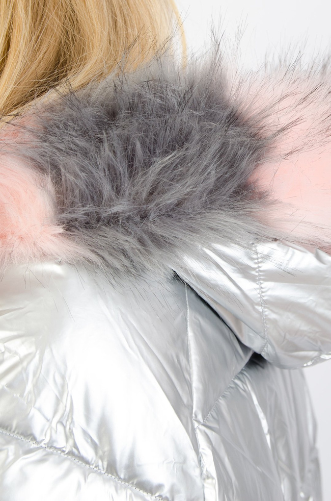 Srebrna metaliczna bomberka z dwukolorowym futerkiem