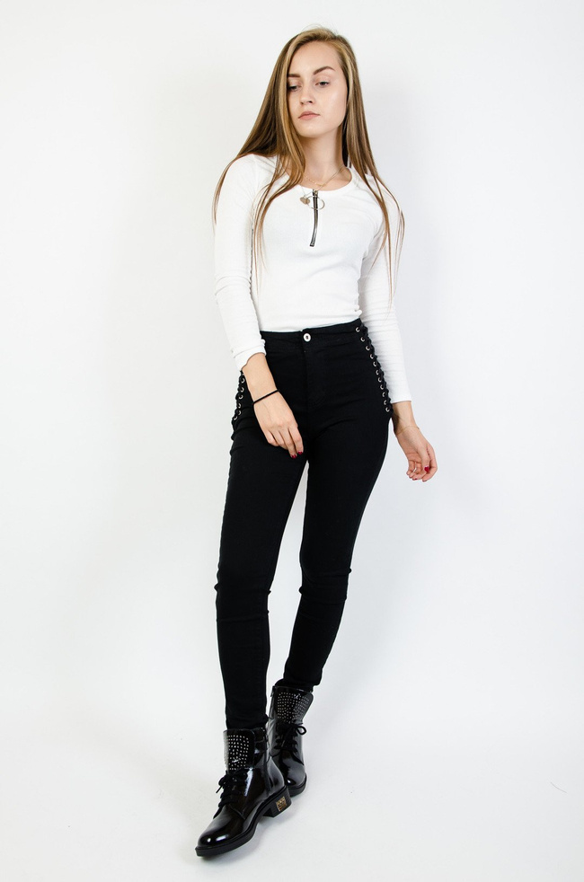 Czarne spodnie z wiązaniem po boku 