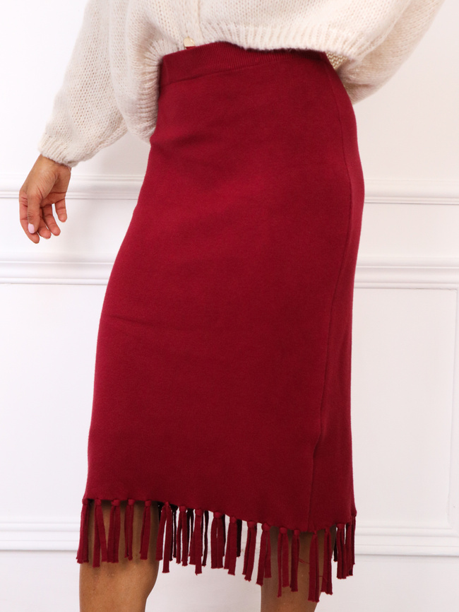 DZIANINOWA SPÓDNICA MIDI ZAKOŃCZONA FRĘDZLAMI-BORDOWA