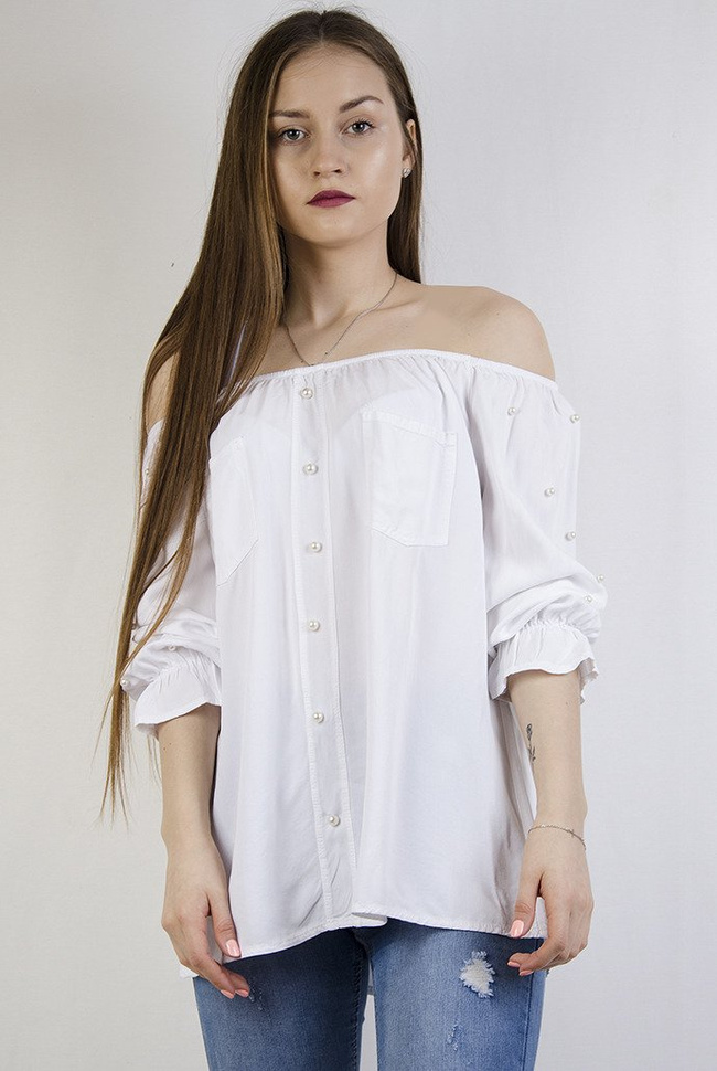 Biała bluzka z hiszpańskim dekoltem i koralikami