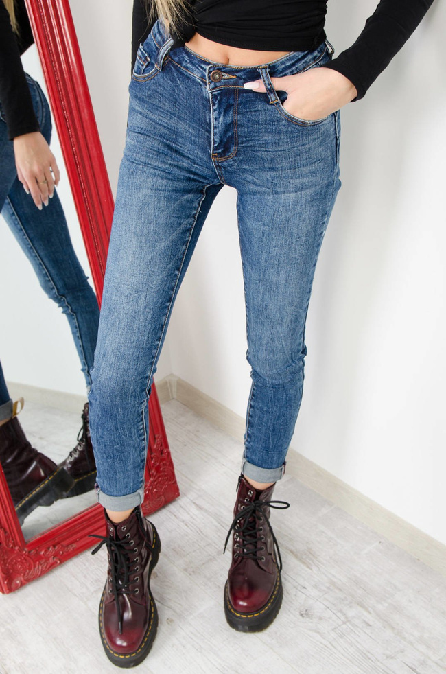 Spodnie jeansowe typu push up. Polecane dla wysokich