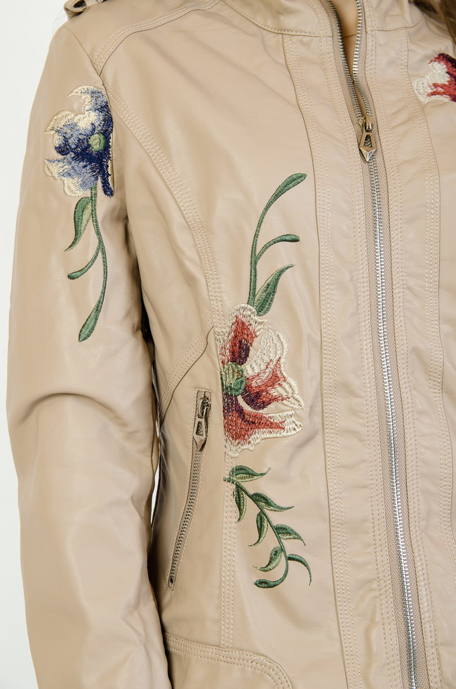 Beżowa ramoneska z wyszywanym kwiatem