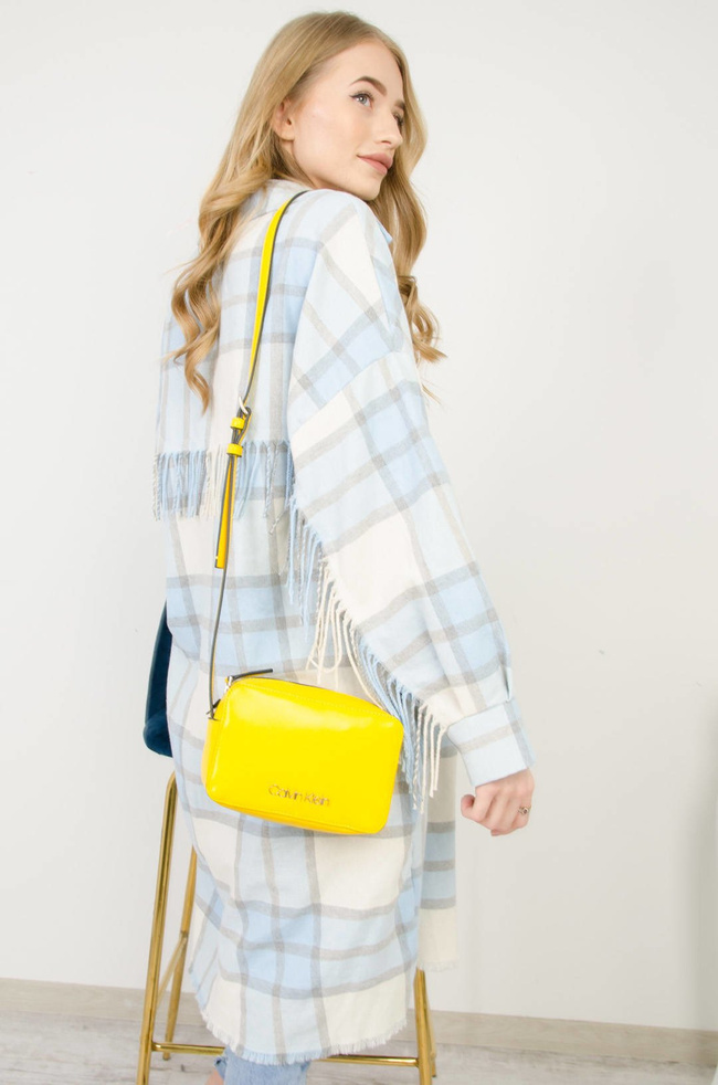 DŁUGA BAWEŁNIANA KOSZULA W KRATĘ Z FRĘDZLAMI BIAŁO-NIEBIESKA