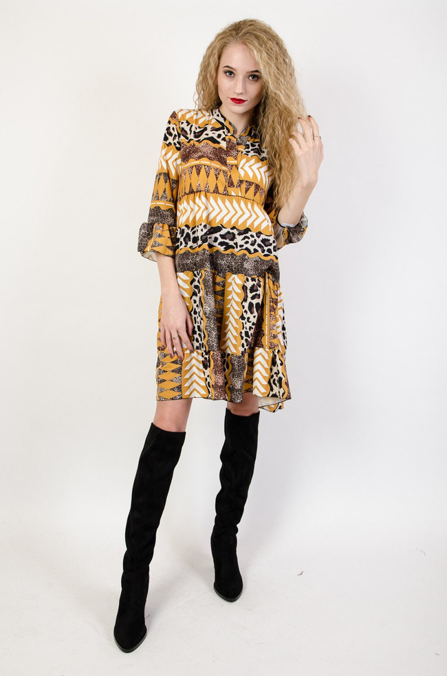 Żółta sukienka w panterkę 