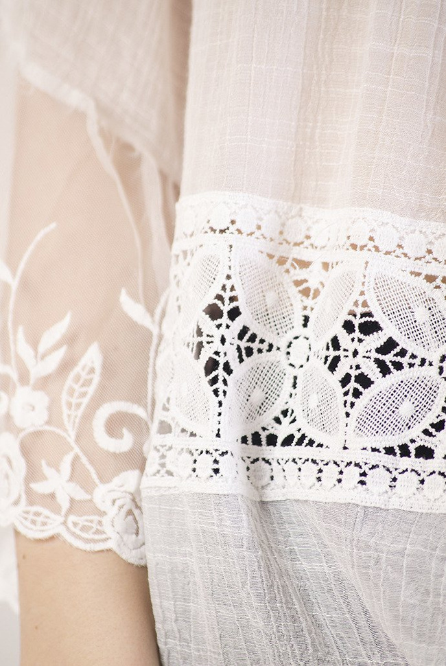 Biała ażurowa tunika