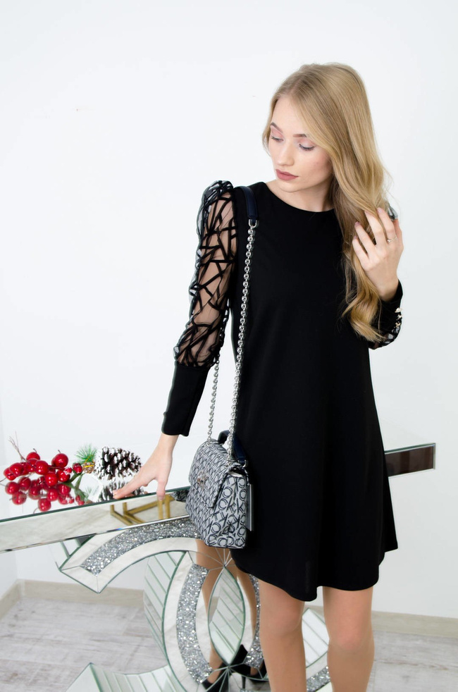 CZARNA SUKIENKA Z WELUROWYM WZOREM NA RĘKAWACH