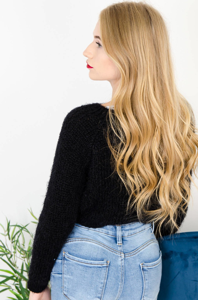 CZARNY KRÓTKI WŁOCHATY SWETER