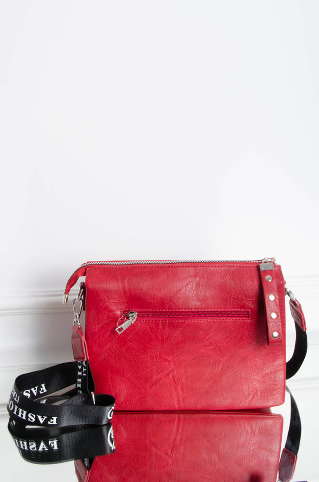 TOREBKA LISTONOSZKA Z IMITACJI SKÓRY- CZERWONA