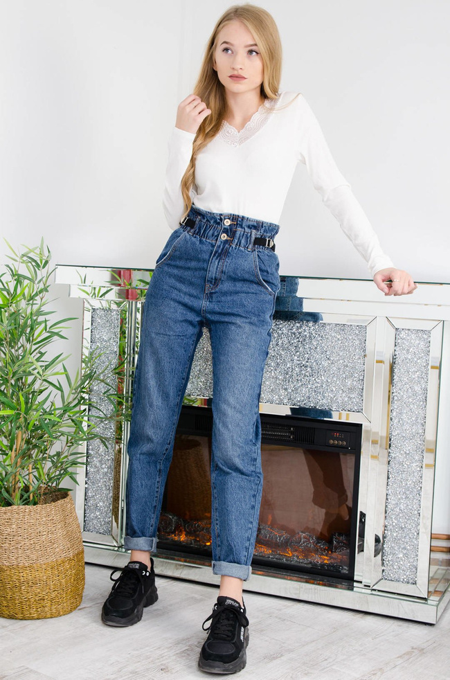 CIEMNE JEANSY MOM FIT Z GUMĄ W PASIE-WYSOKI STAN