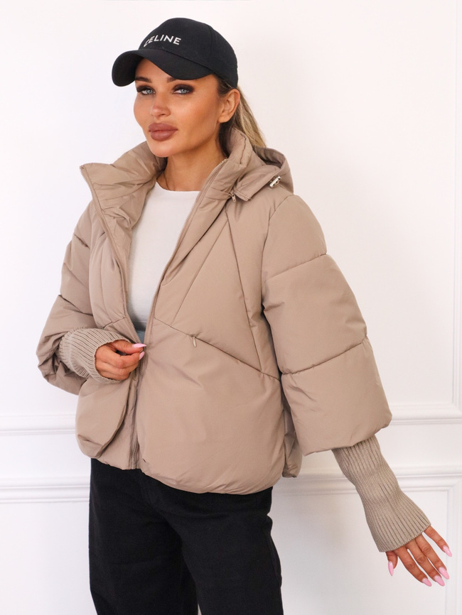 KURTKA PUCHOWA Z DZIANINOWYMI WSTAWKAMI PRZY RĘKAWACH- BEŻOWA