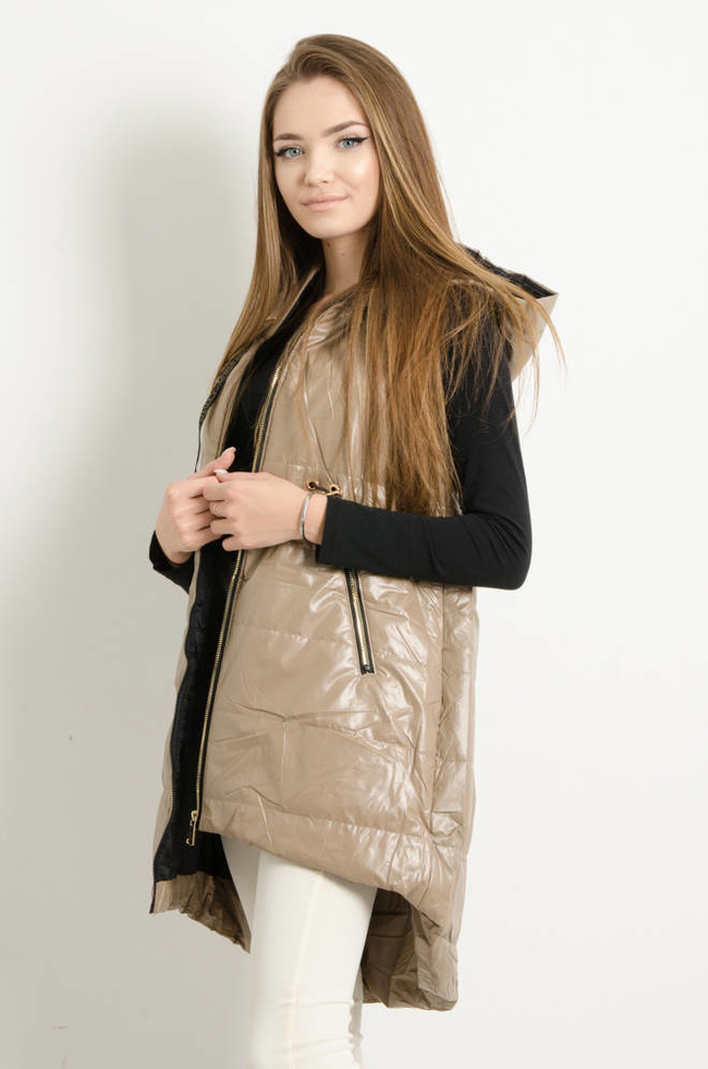 KAMIZELKA ASYMETRYCZNA Z KAPTUREM ŚCIĄGANA W PASIE- BEŻOWA