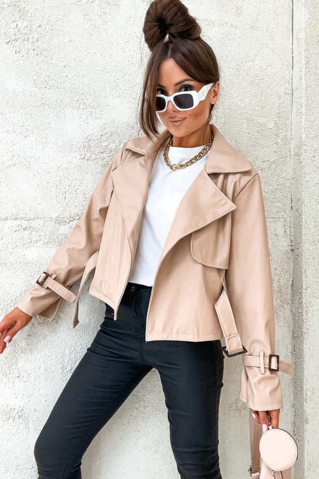 KRÓTKI TRENCZ RAMONESKA Z IMITACJI SKÓRY- BEŻOWY