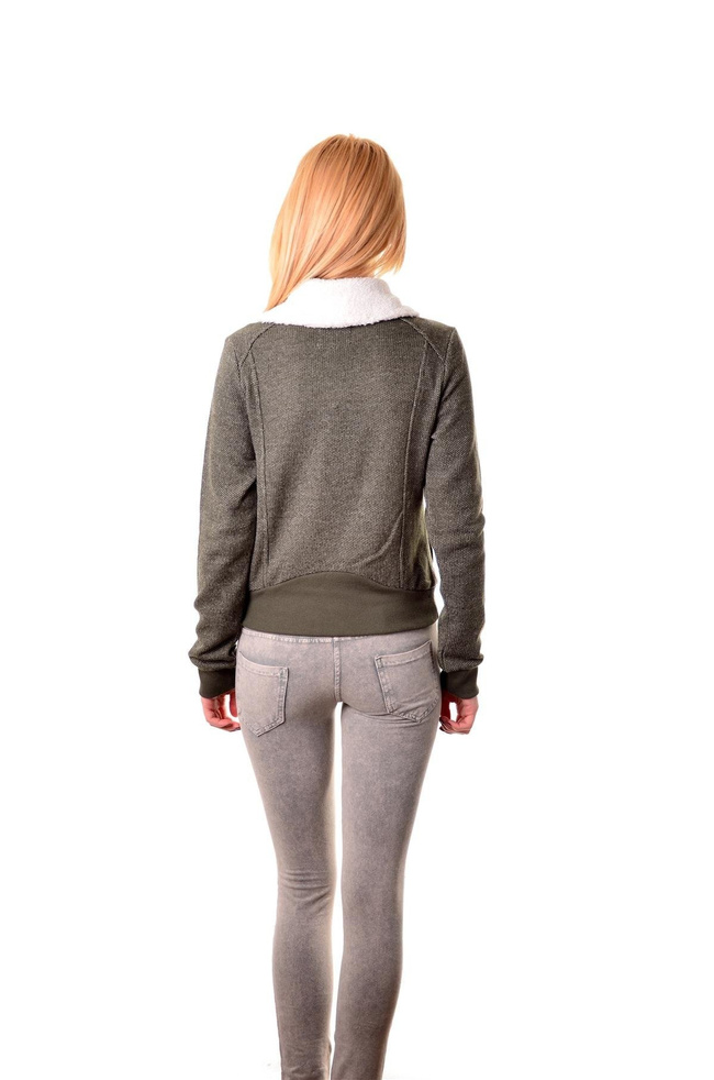 Bardzo stylowa, ciepła bluza, zapinana na asymetryczny suwak