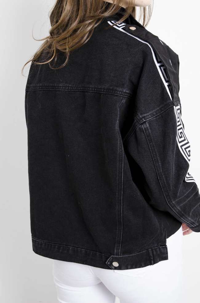 KURTKA CZARNA Z ŁĄCZONYCH MATERIAŁÓW 