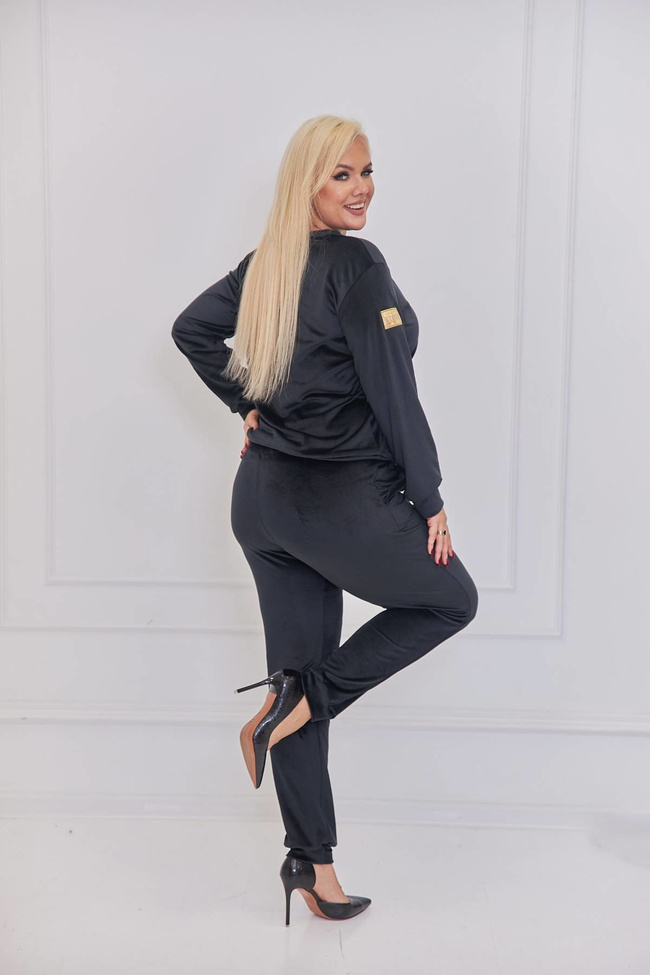 CZARNY KOMPLET DRESOWY WELUROWY Z OZDOBNĄ NASZYWKĄ- PLUS SIZE