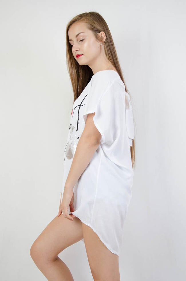 BIAŁA BLUZKA TYPU OVERSIZE Z WIĄZANIEM NA PLECACH 