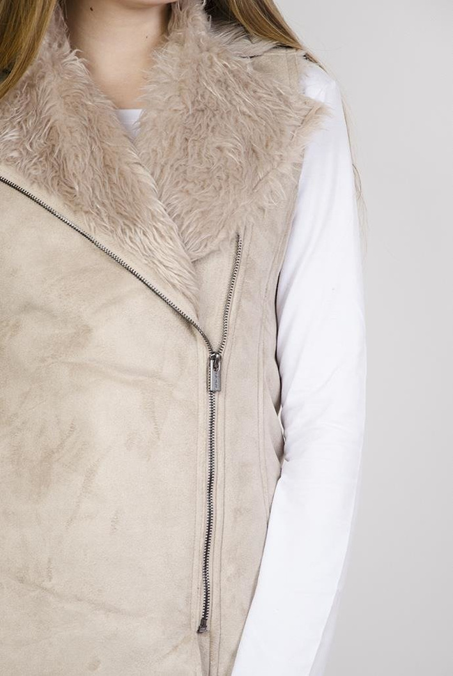 Beżowa kamizelka z futerkowym wnętrzem