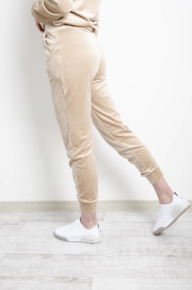 KOMPLET DRESOWY WELUROWY- BEŻOWY