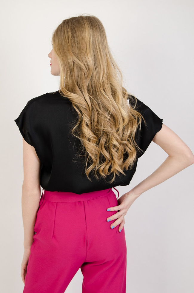 Czarna satynowa bluzka