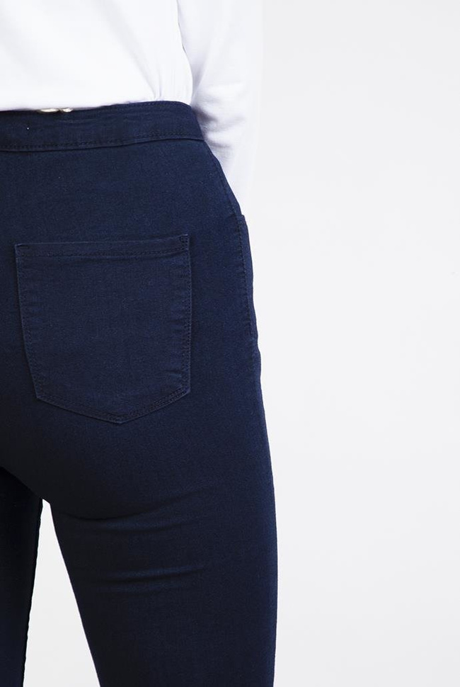 Intensywnie granatowe rurki z wysokim stanem