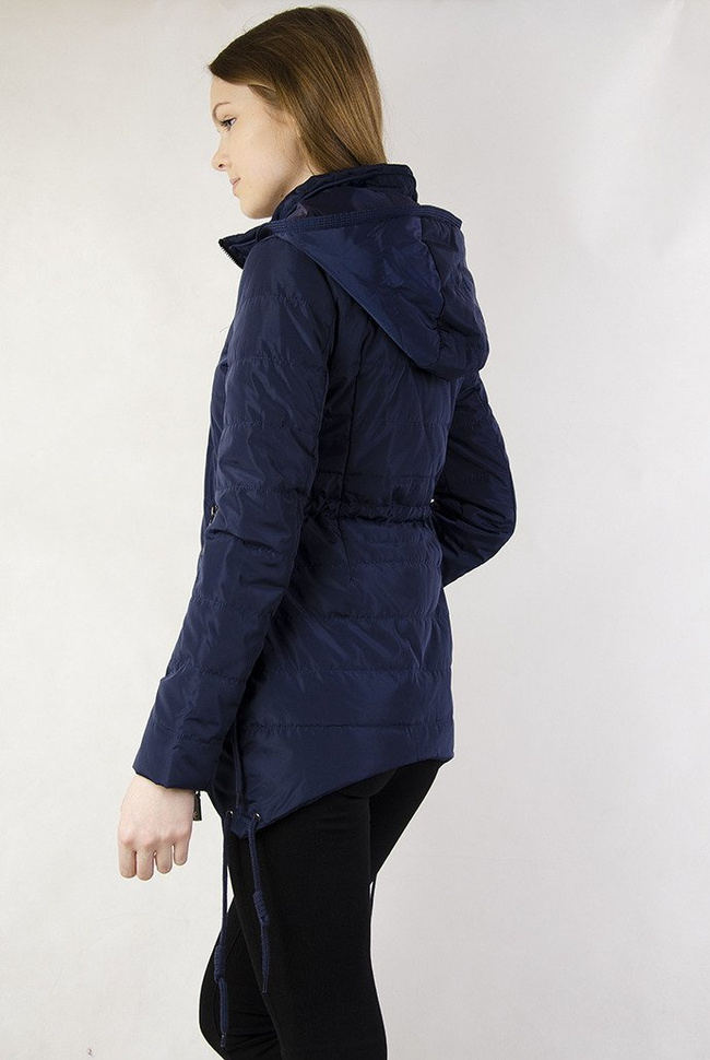 Asymetryczna granatowa kurtka